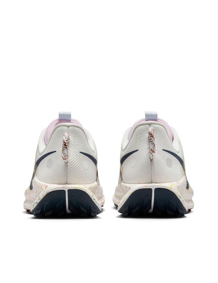 Nike Pegasus Trail 5 Shoes - Summit White/Armory Navy/Football Greyimage4- The Sports Edit